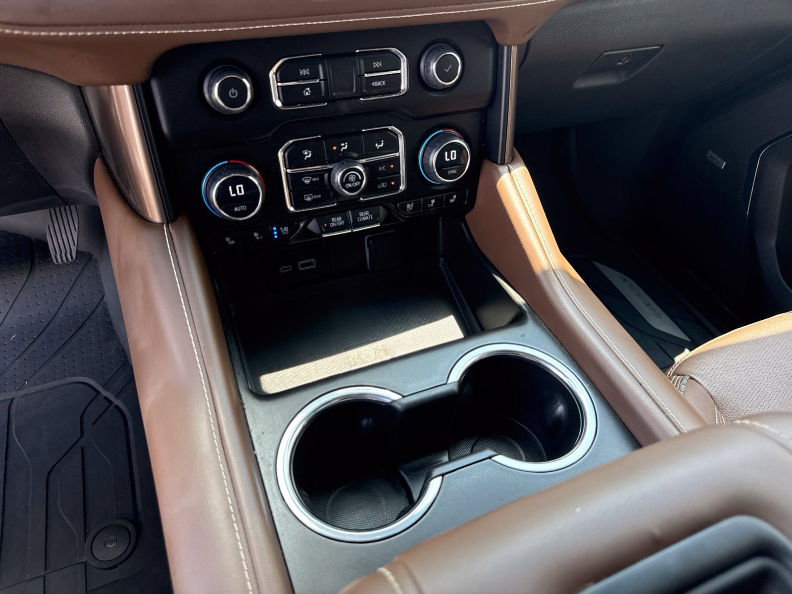 Used 2023 Chevrolet Tahoe High Country AWD/4WD image 27