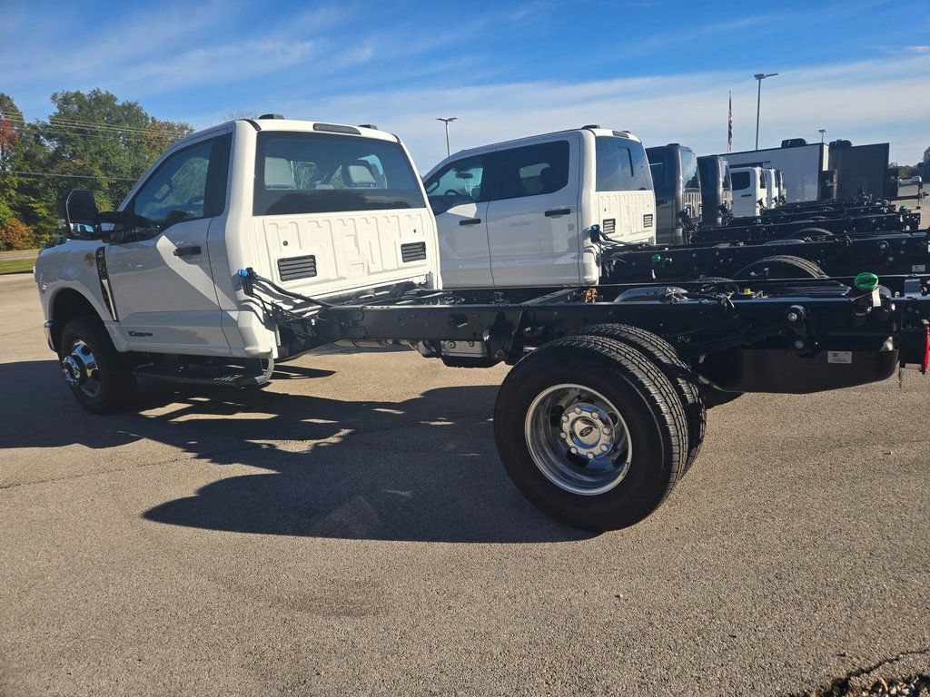 New 2026 Ford F350 XL w/ XL Chrome Package AWD/4WD image 3