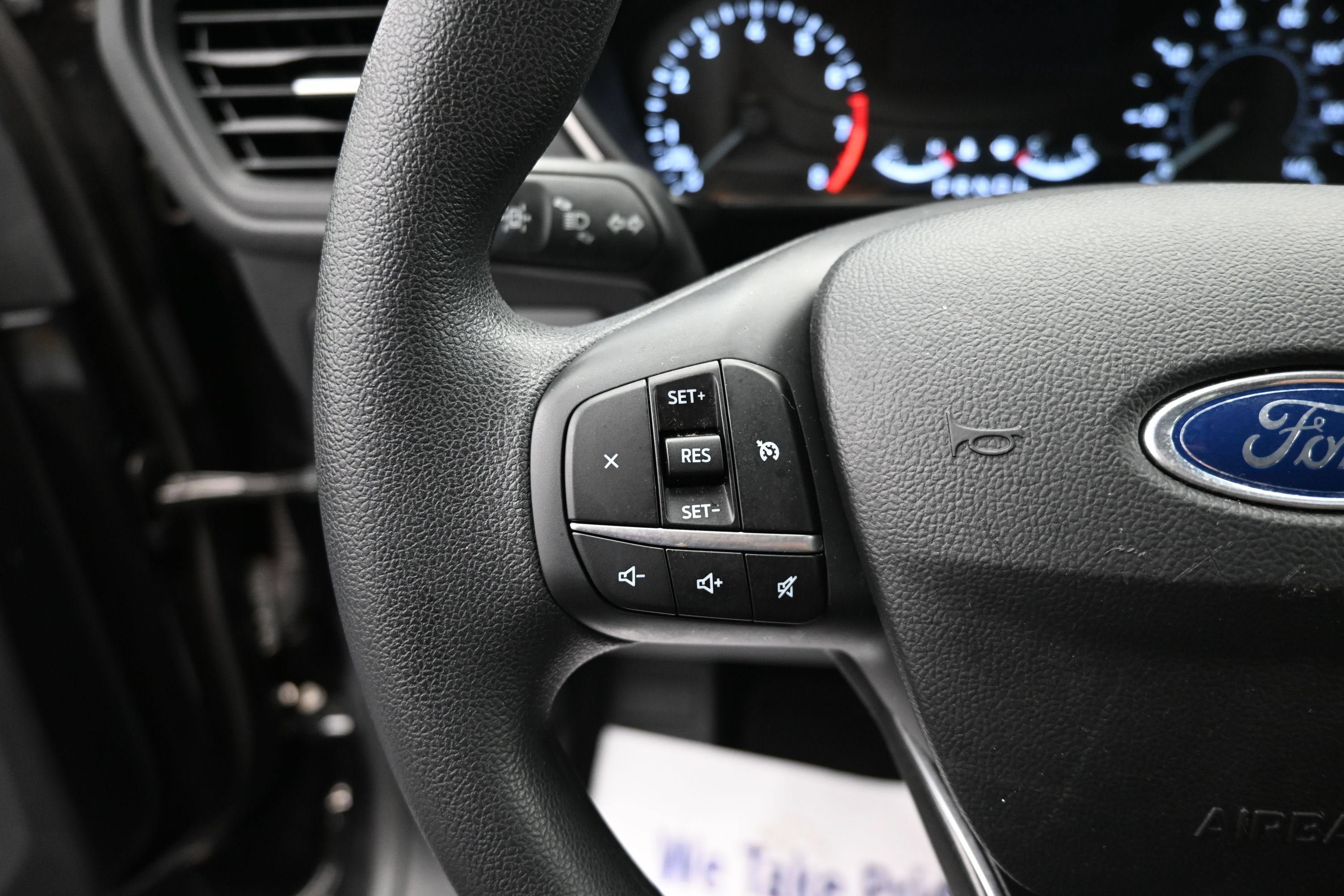 Used 2020 Ford Escape SE FWD image 13