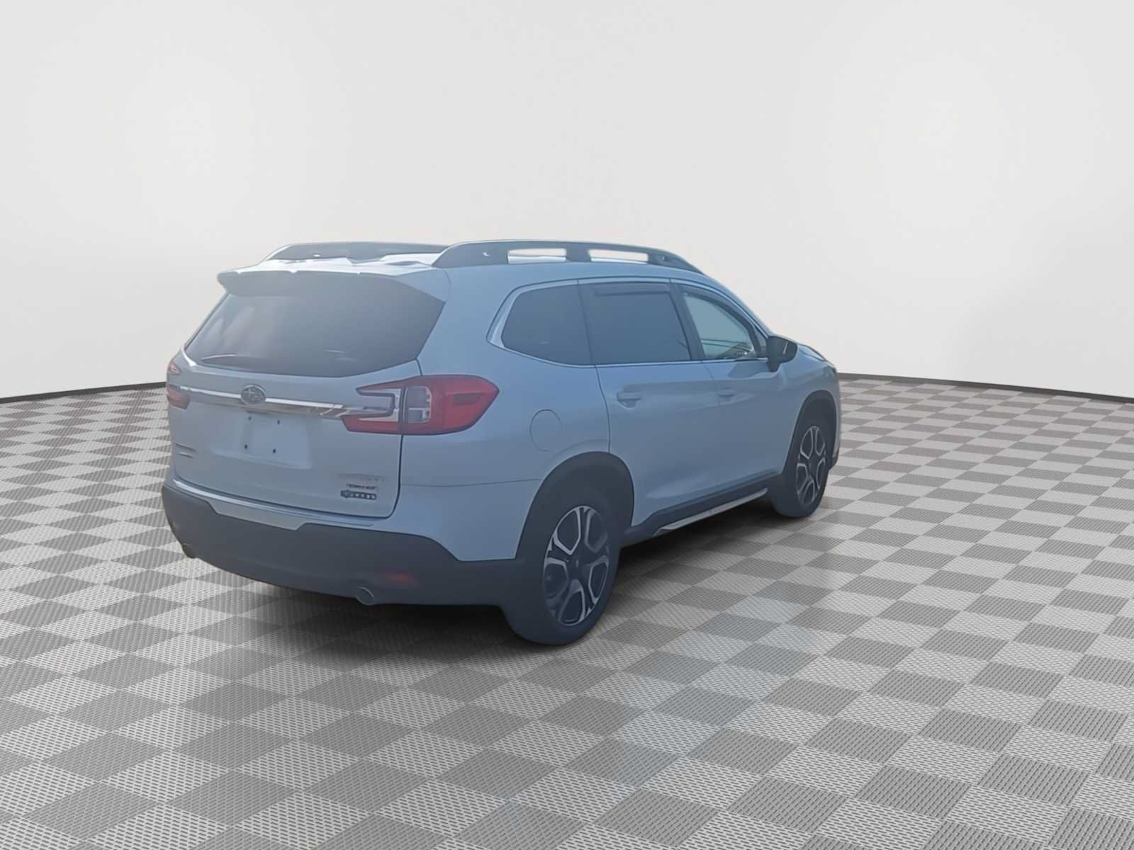 Used 2024 Subaru Ascent Limited w/ Technology Package AWD/4WD image 8
