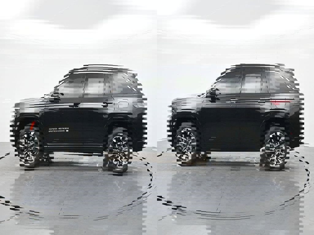 Used 2023 Jeep Grand Cherokee Overland image 8