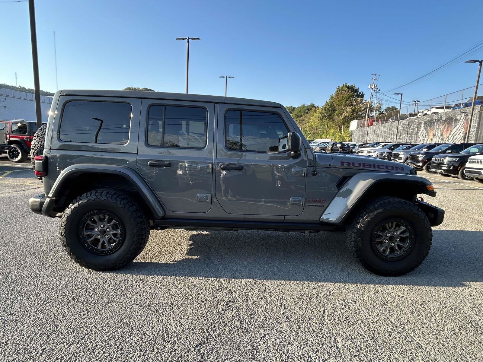 Used 2022 Jeep Wrangler Unlimited Rubicon w/ Steel Bumper Group AWD/4WD image 8