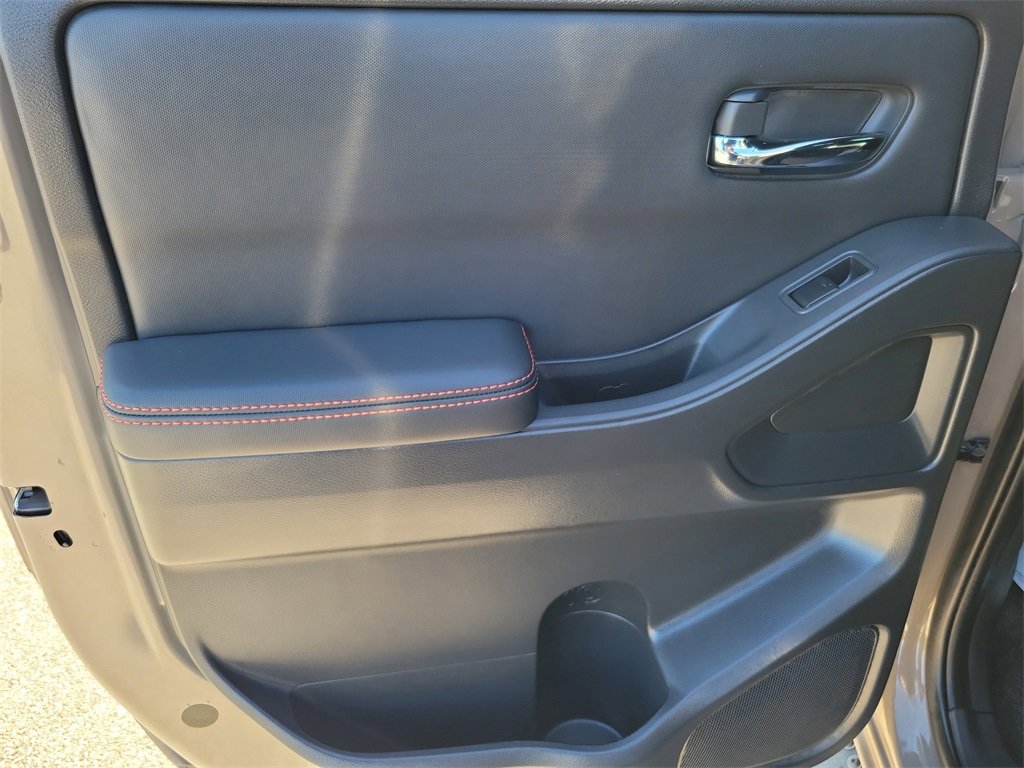 Used 2022 Nissan Frontier Pro-X image 16