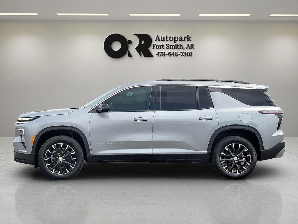 New 2026 Chevrolet Traverse LT w/ Sun and Wheel Package FWD image 3