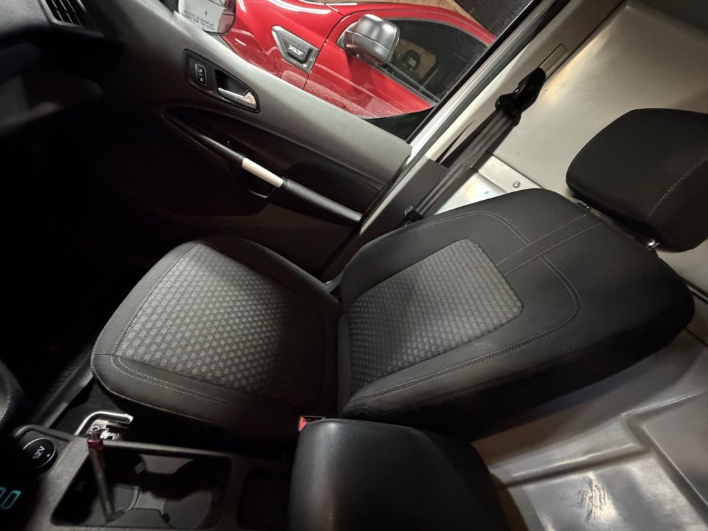 Used 2019 Ford Transit Connect XLT image 8