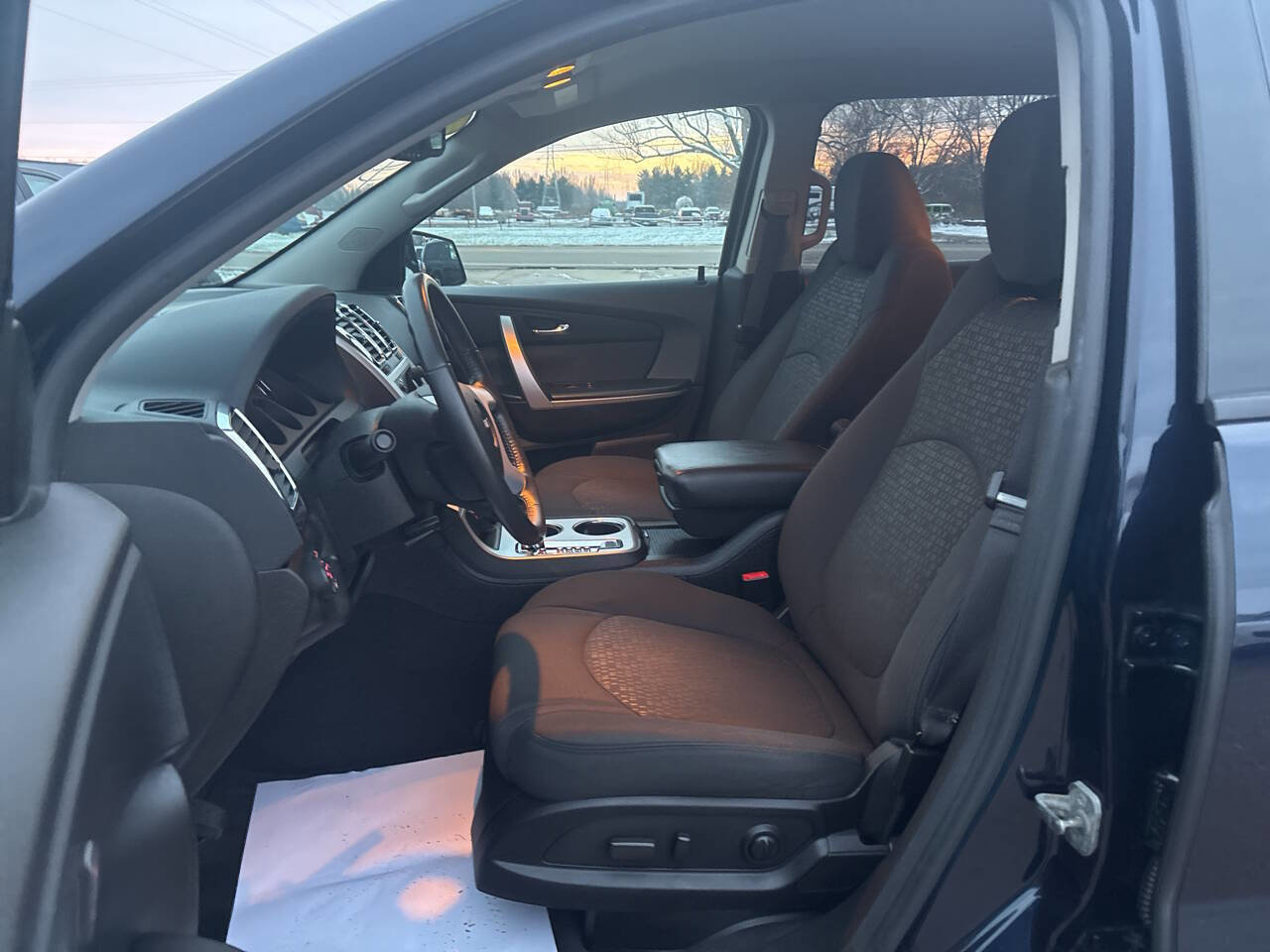 Used 2011 GMC Acadia SLE image 14