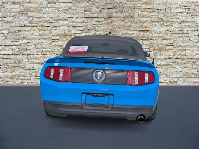 Used 2010 Ford Mustang Convertible image 6