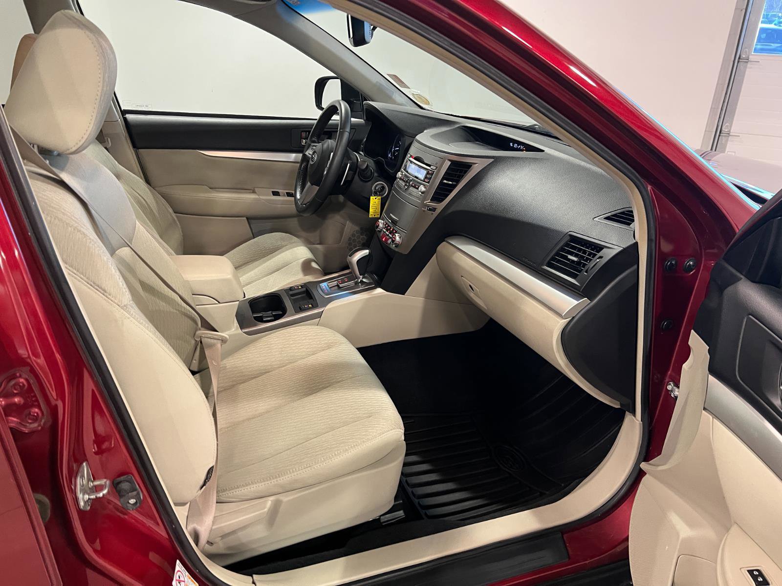 Used 2011 Subaru Outback 2.5i Premium image 38