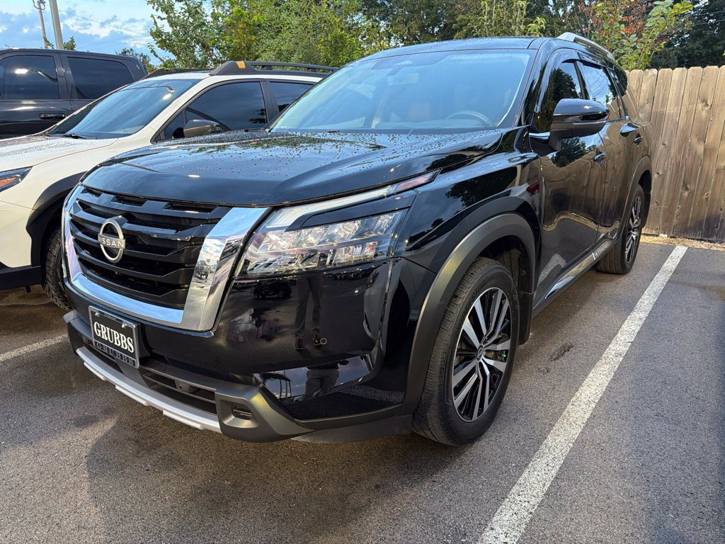 Used 2025 Nissan Pathfinder Platinum w/ Cargo Package AWD/4WD image 1