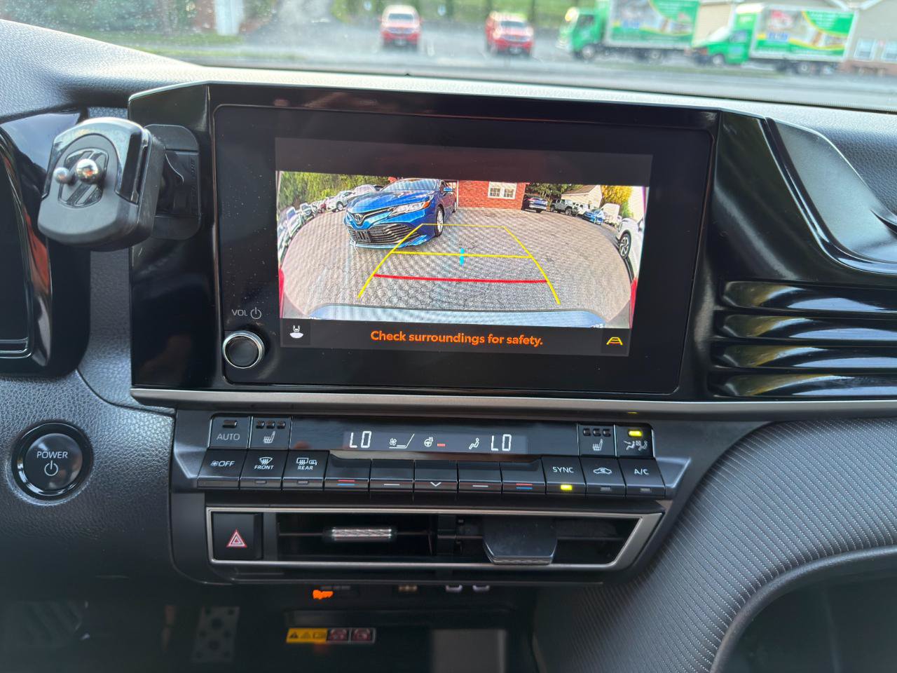 Used 2025 Toyota Camry SE w/ Convenience Package FWD image 22