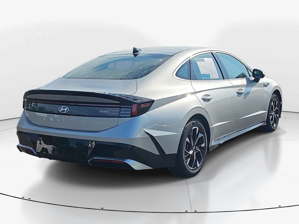 Used 2025 Hyundai Sonata SEL FWD image 6