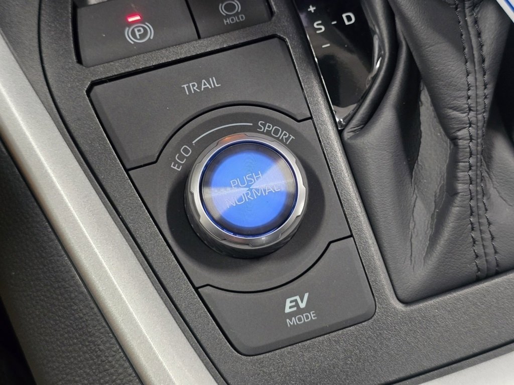 New 2025 Toyota RAV4 Limited image 8