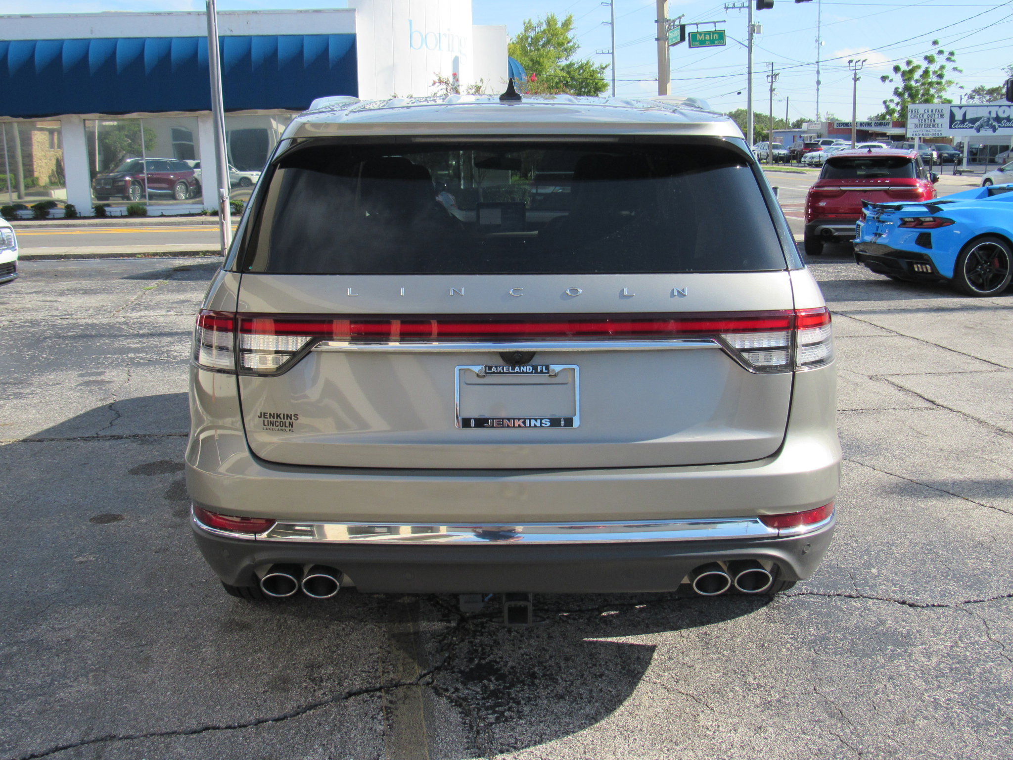 Used 2023 Lincoln Aviator Reserve w/ Equipment Group 201A image 4