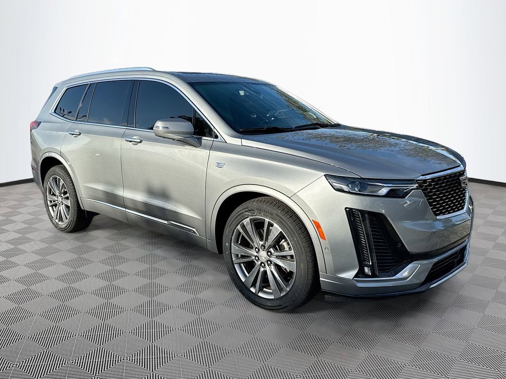 Used 2023 Cadillac XT6 Premium Luxury w/ Technology Package FWD image 4