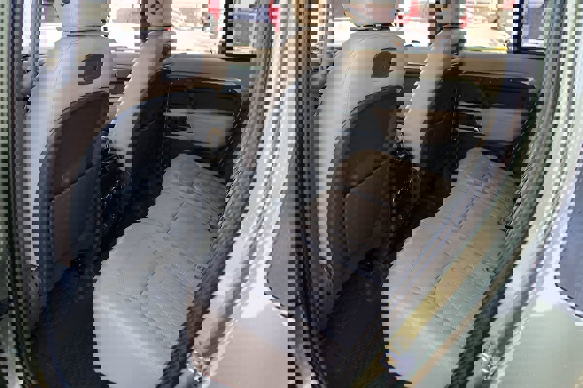 Used 2021 Land Rover Defender 110 SE image 17