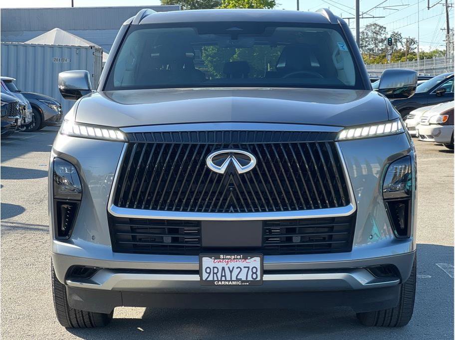 Used 2025 INFINITI QX80 Sensory AWD/4WD image 2