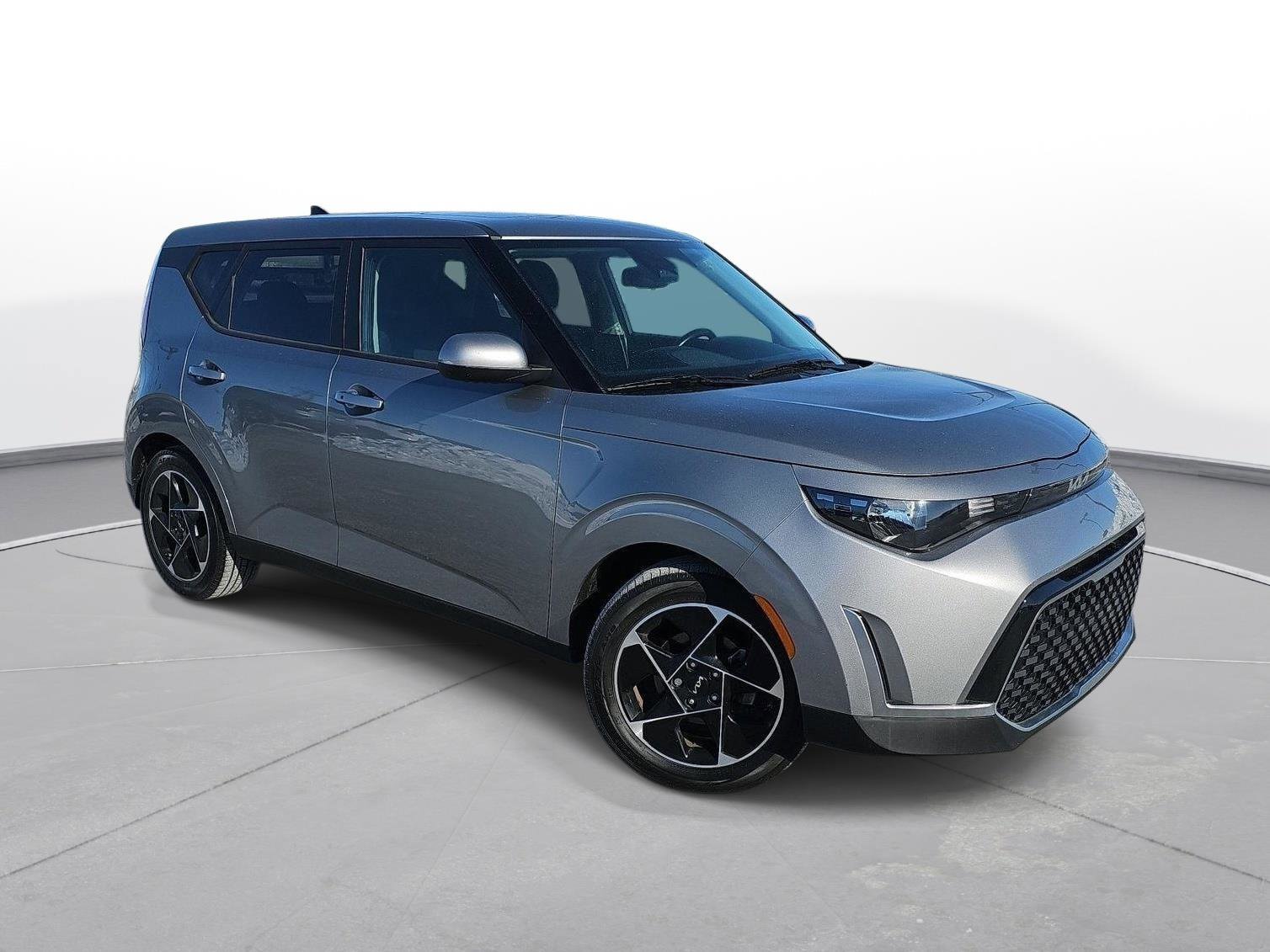 Used 2023 Kia Soul EX image 3