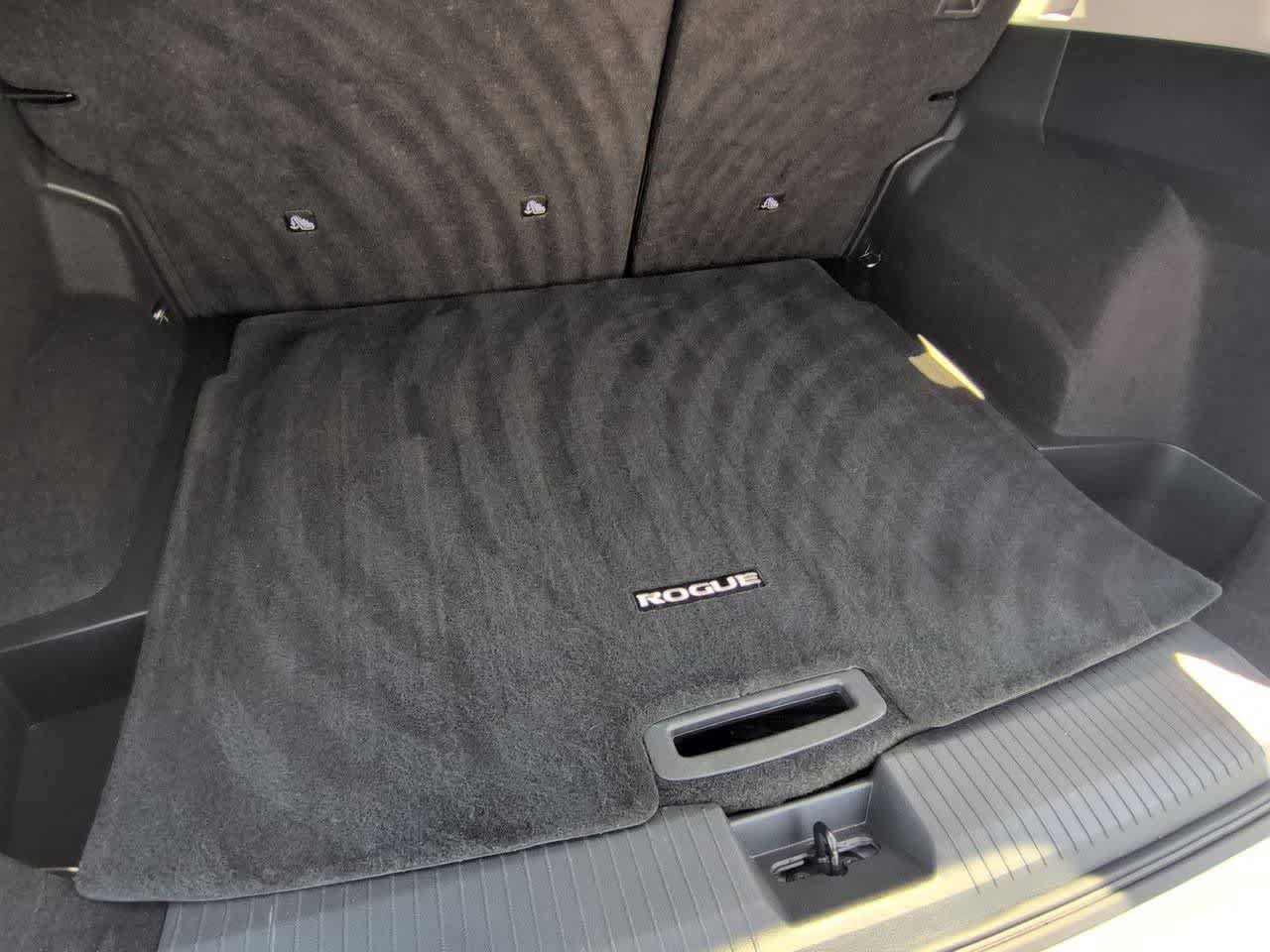 Used 2024 Nissan Rogue S FWD image 32