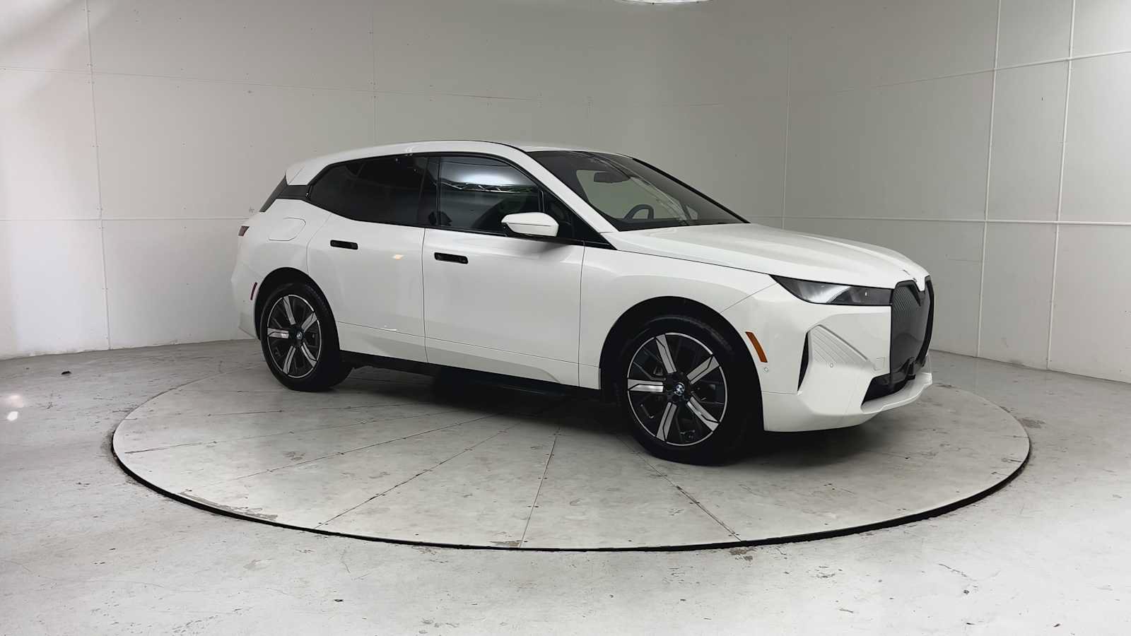 Used 2026 BMW iX xDrive45 w/ Executive Package AWD/4WD image 7