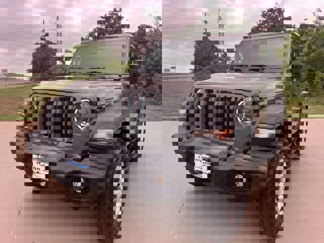 Used 2023 Jeep Wrangler Sport S image 2