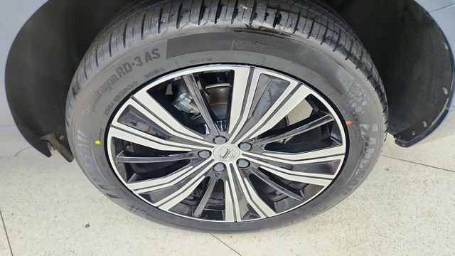Used 2023 Volvo XC60 B5 Plus w/ Climate Package image 56