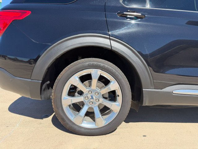 Used 2020 Ford Explorer Platinum w/ Premium Technology Package AWD/4WD image 9