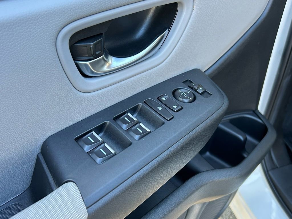 Used 2023 Honda Pilot LX image 25