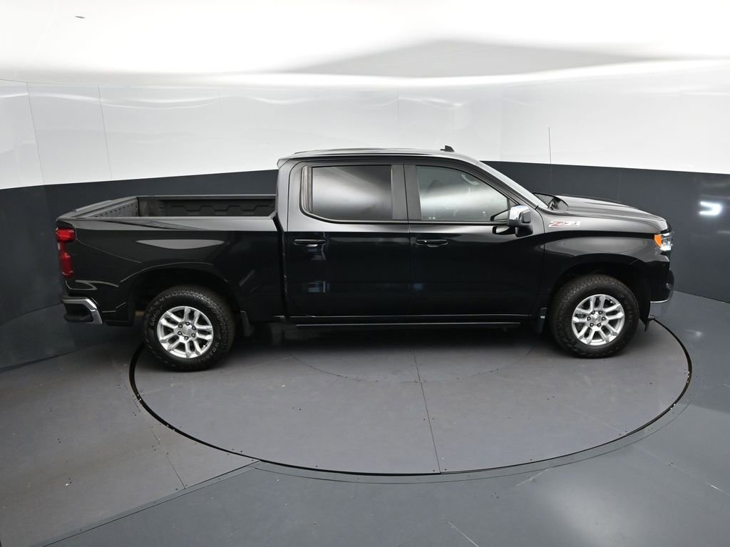 Used 2024 Chevrolet Silverado 1500 LT AWD/4WD image 18