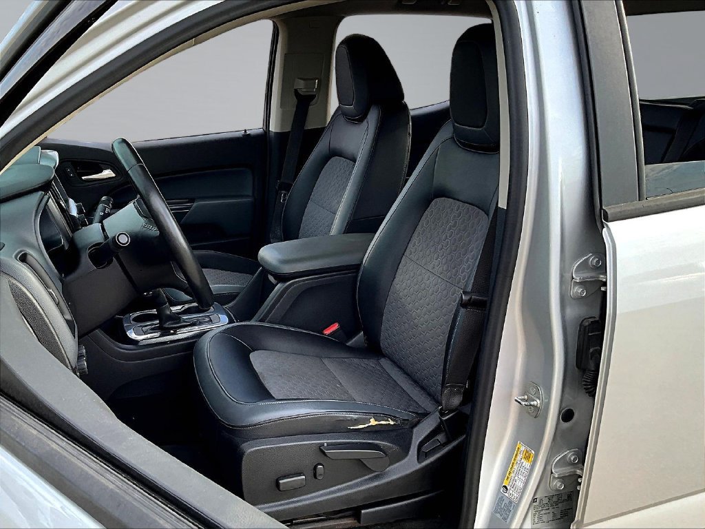 Used 2015 Chevrolet Colorado Z71 AWD/4WD image 23