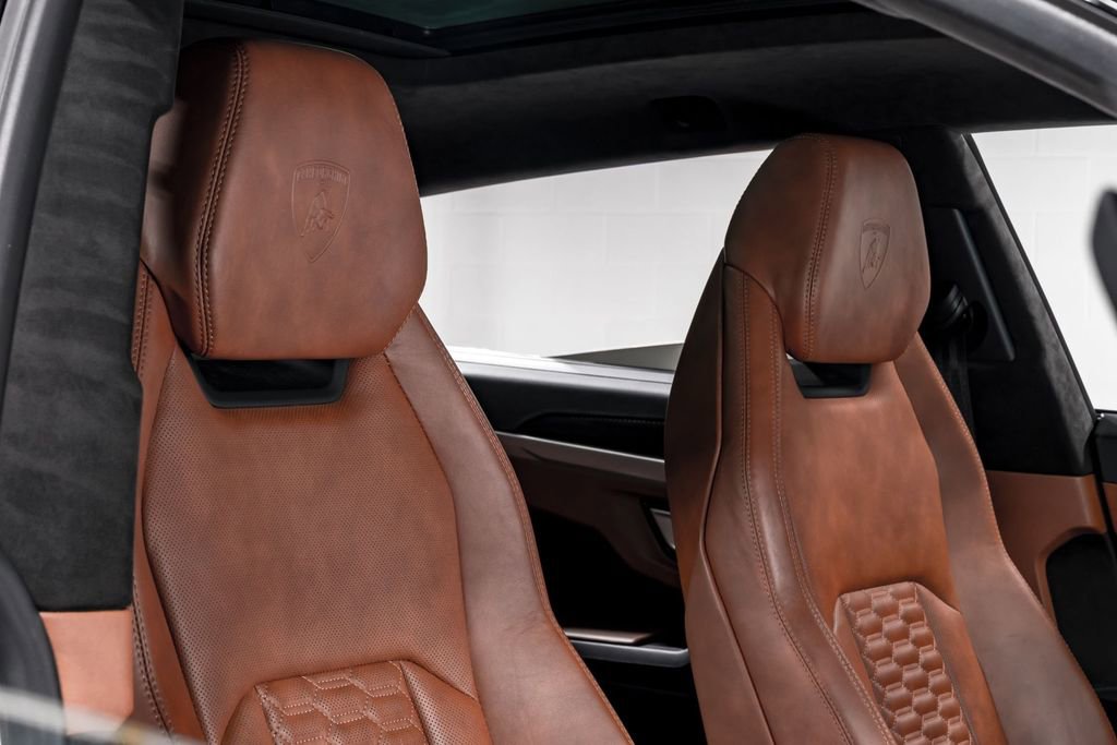 Used 2022 Lamborghini Urus image 39