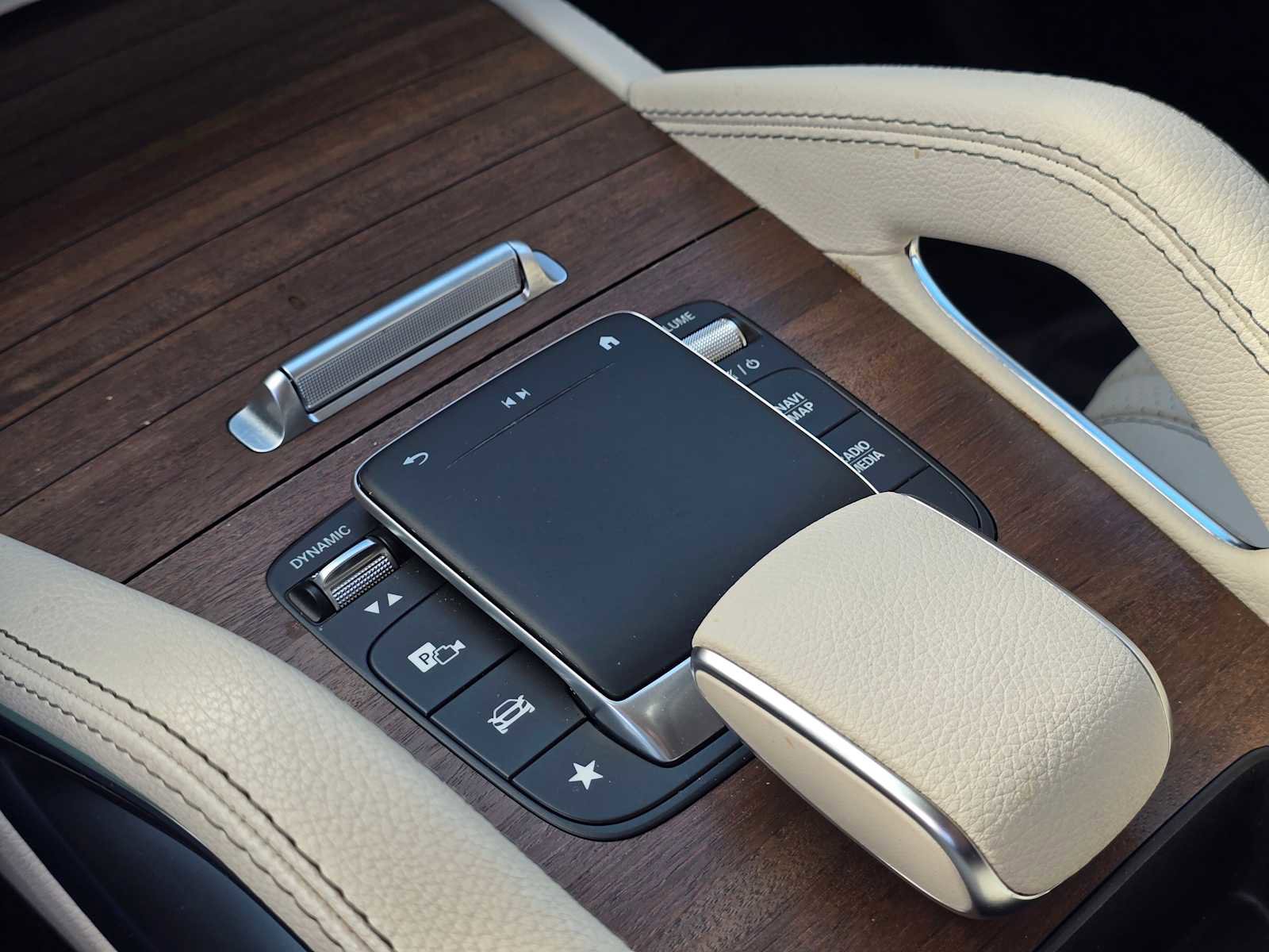 Used 2021 Mercedes-Benz GLE 350 4MATIC image 35