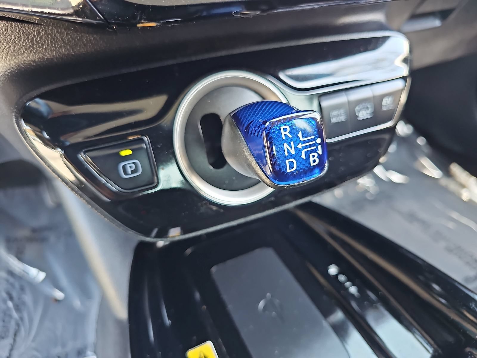Used 2020 Toyota Prius Prime XLE FWD image 24