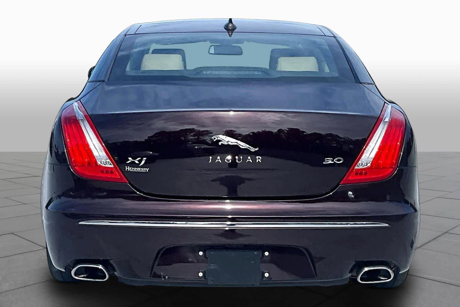 Used 2013 Jaguar XJ RWD image 5