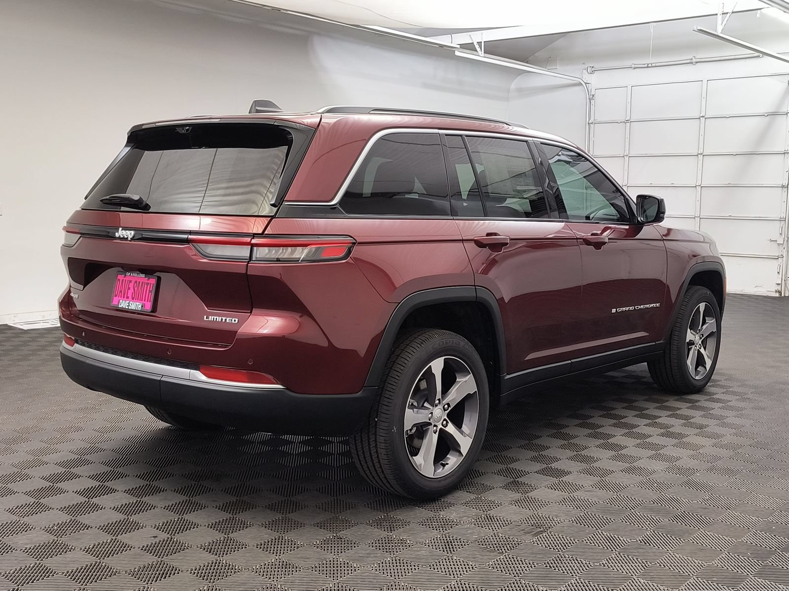 New 2026 Jeep Grand Cherokee Limited w/ Luxury Tech Group II AWD/4WD image 9