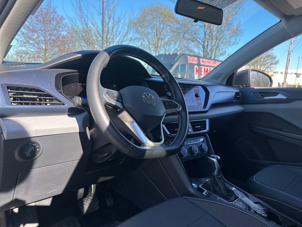 Certified 2022 Volkswagen Taos SE AWD/4WD image 6