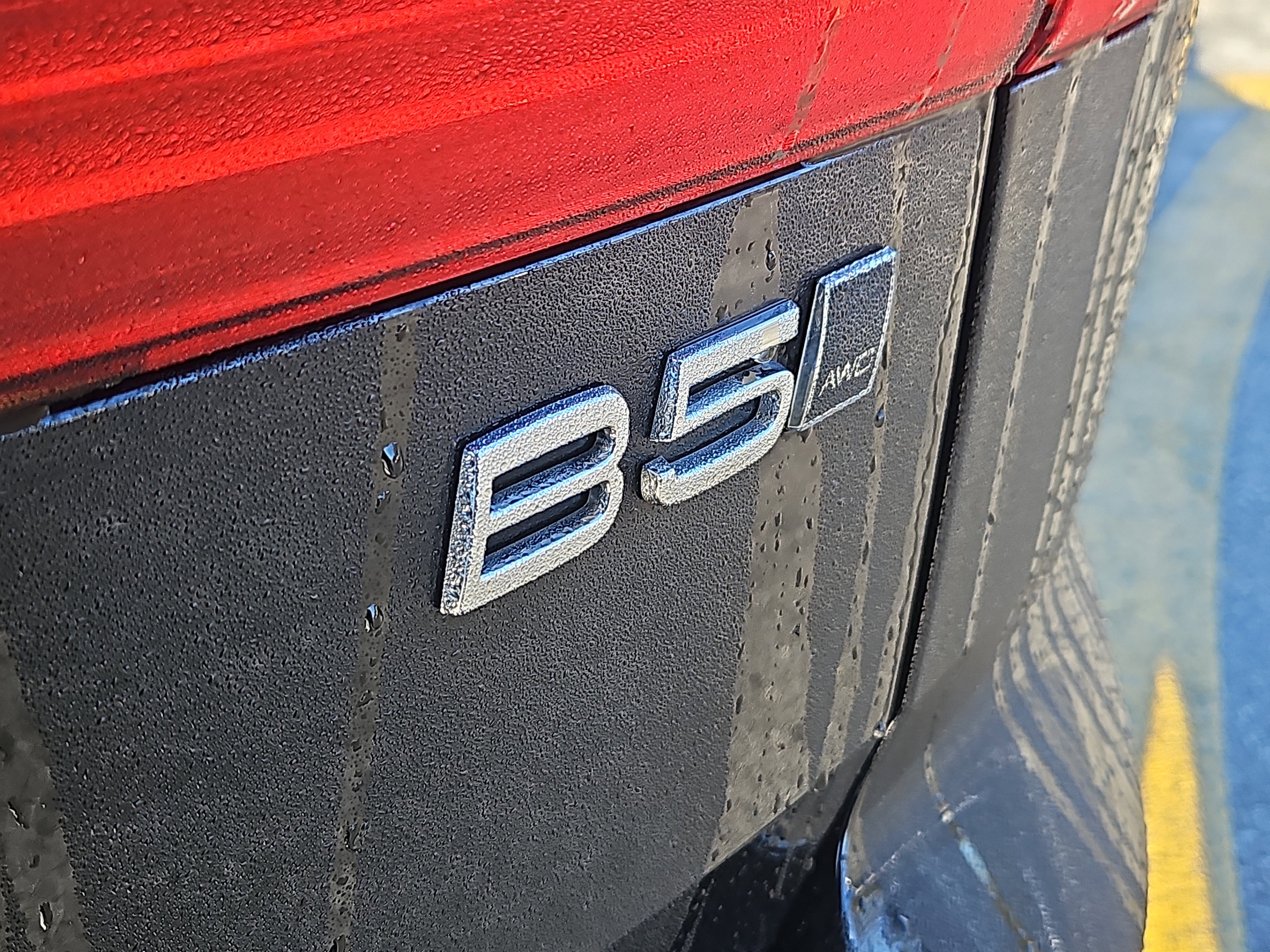 Used 2025 Volvo XC60 B5 Ultra w/ Protection Package Premier image 5