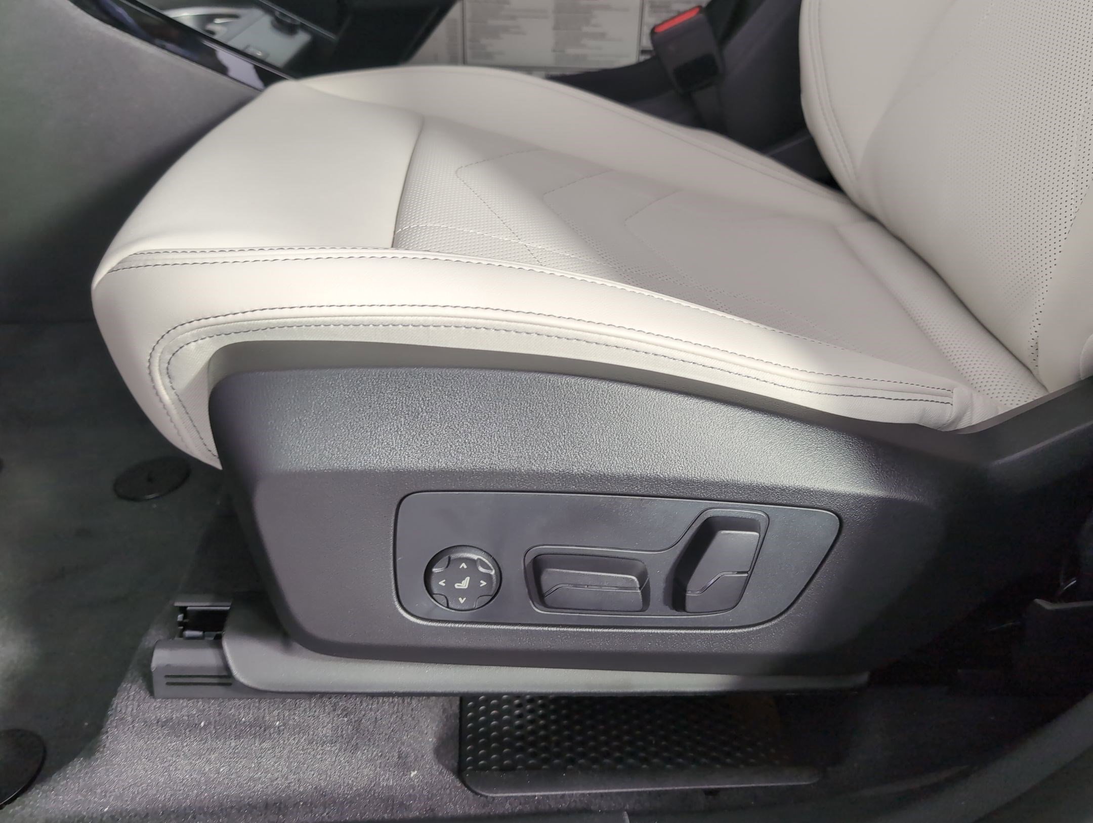 Used 2026 BMW X1 xDrive28i w/ Technology Package image 10