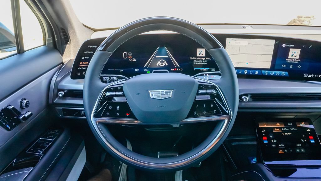 New 2027 Cadillac Vistiq Luxury w/ LPO, Floor Liner Package AWD/4WD image 16