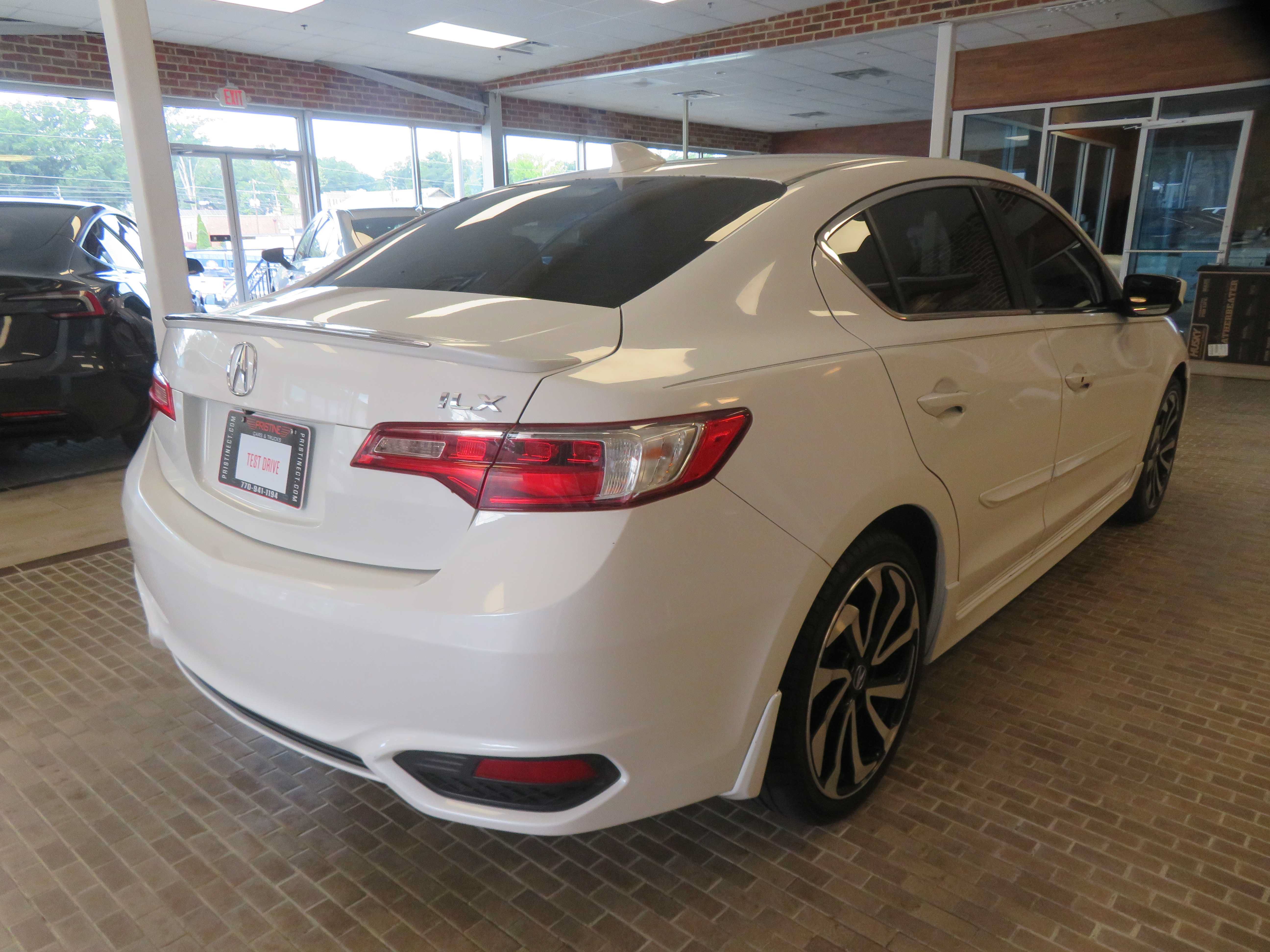 Used 2016 Acura ILX FWD image 4
