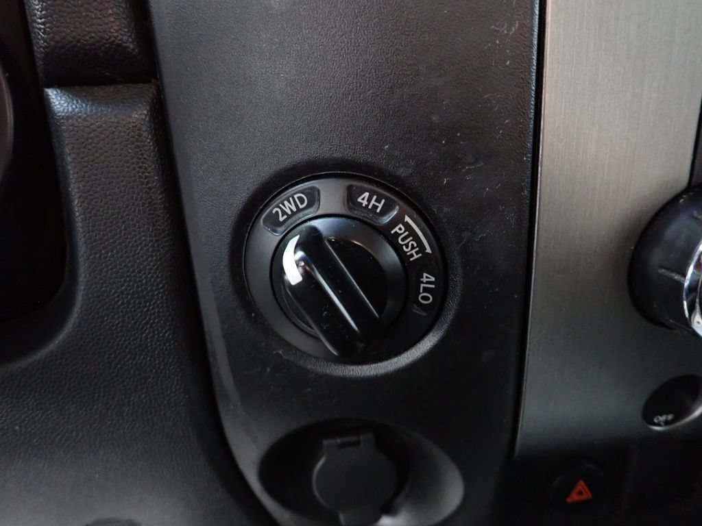 Used 2011 Nissan Titan SV w/ SV Value Truck Pkg AWD/4WD image 3