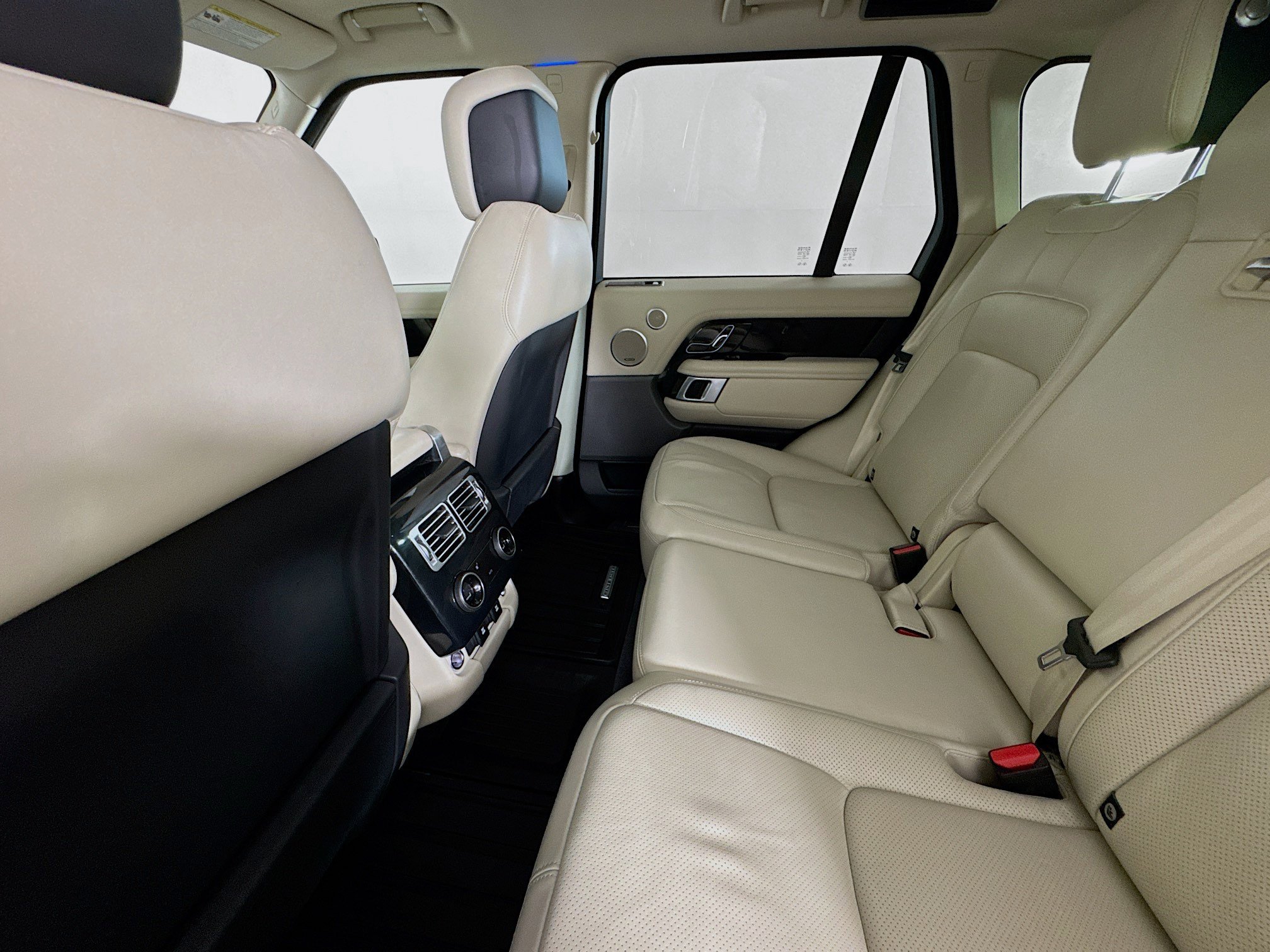 Used 2019 Land Rover Range Rover Supercharged AWD/4WD image 23