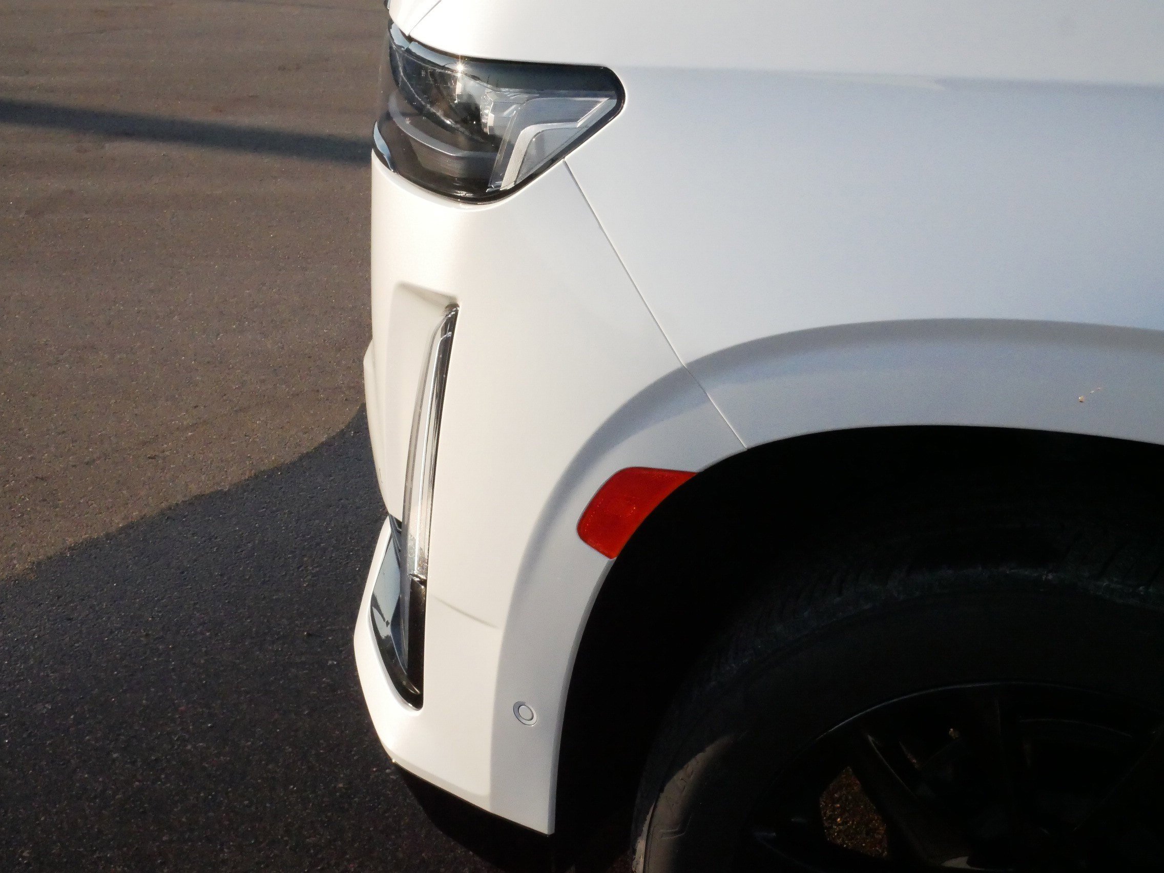 Certified 2024 Cadillac Escalade ESV Sport Platinum w/ LPO, ONYX Package image 16