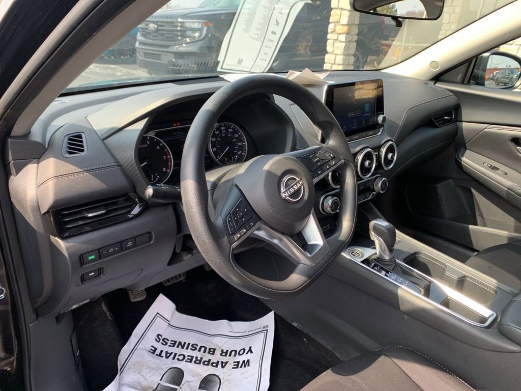 Used 2025 Nissan Sentra SV FWD image 15