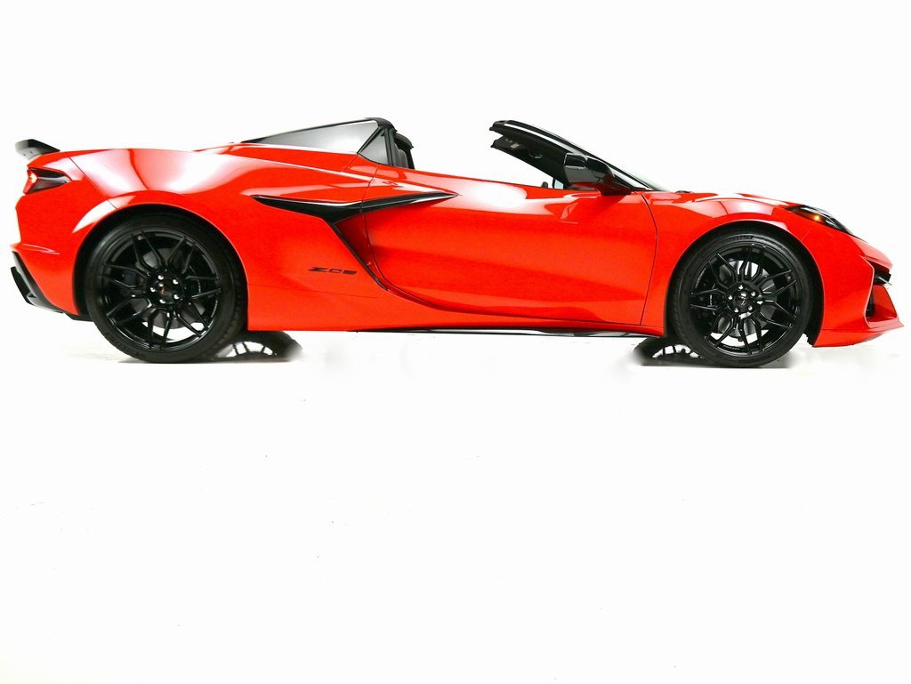 Used 2025 Chevrolet Corvette Z06 image 9