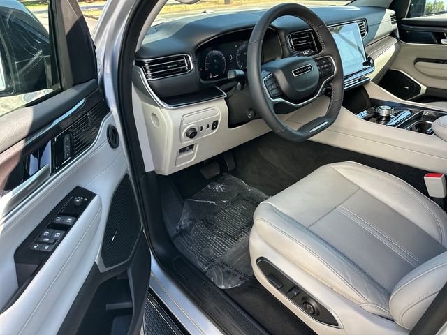 Used 2024 Jeep Wagoneer 2WD w/ Convenience Group I image 10