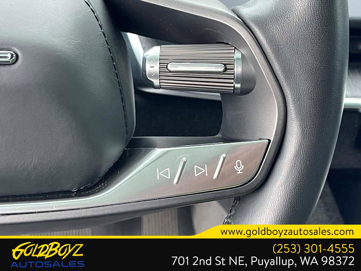 Used 2023 Lucid Air Touring image 18