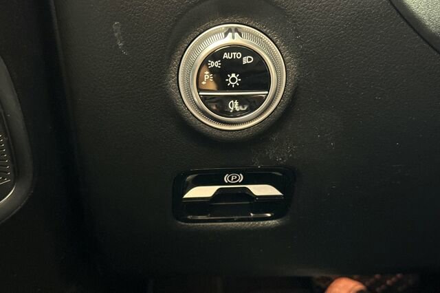Certified 2025 Mercedes-Benz C 300 4MATIC Sedan image 31