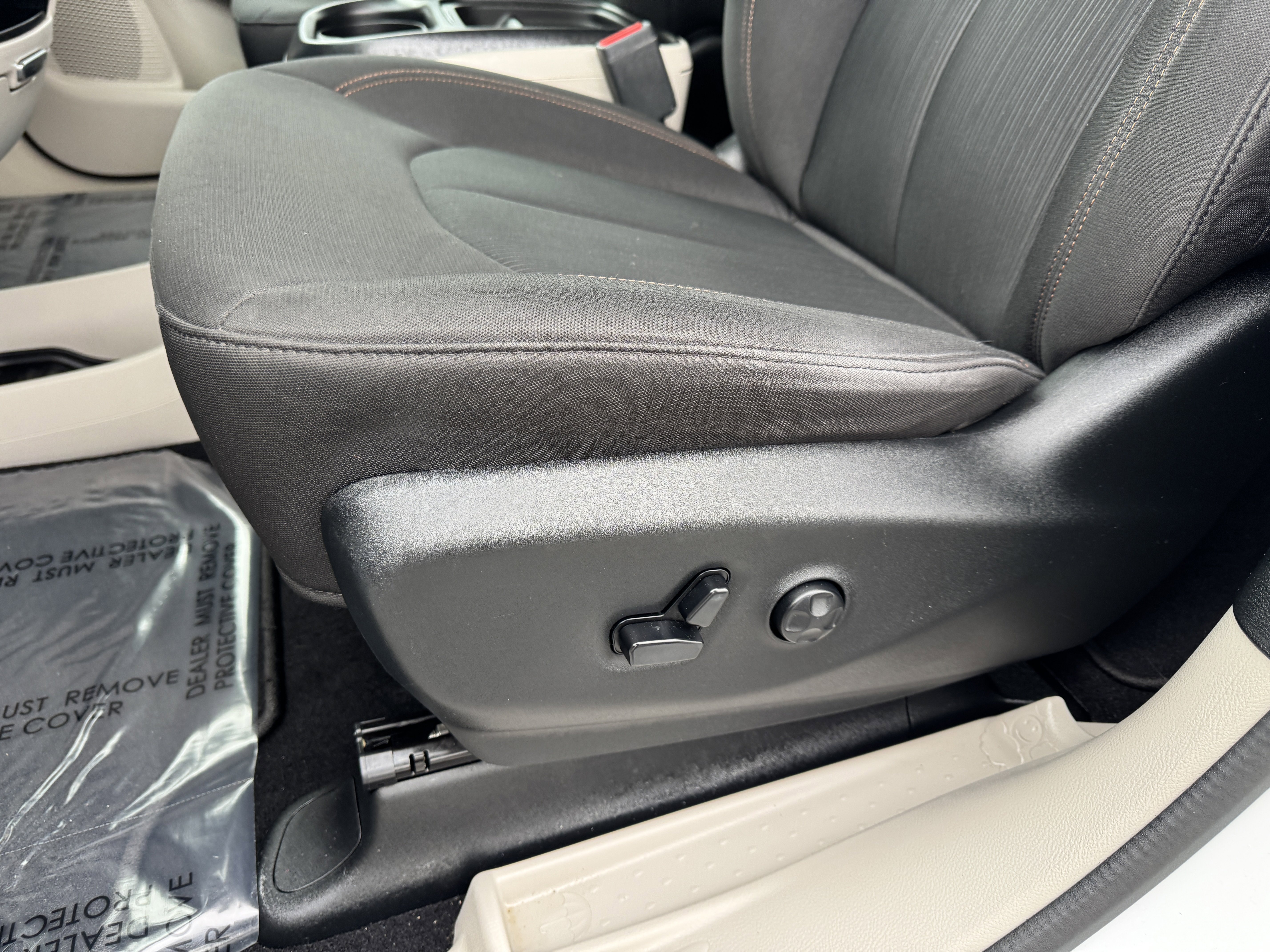 Used 2018 Chrysler Pacifica Touring Plus image 14