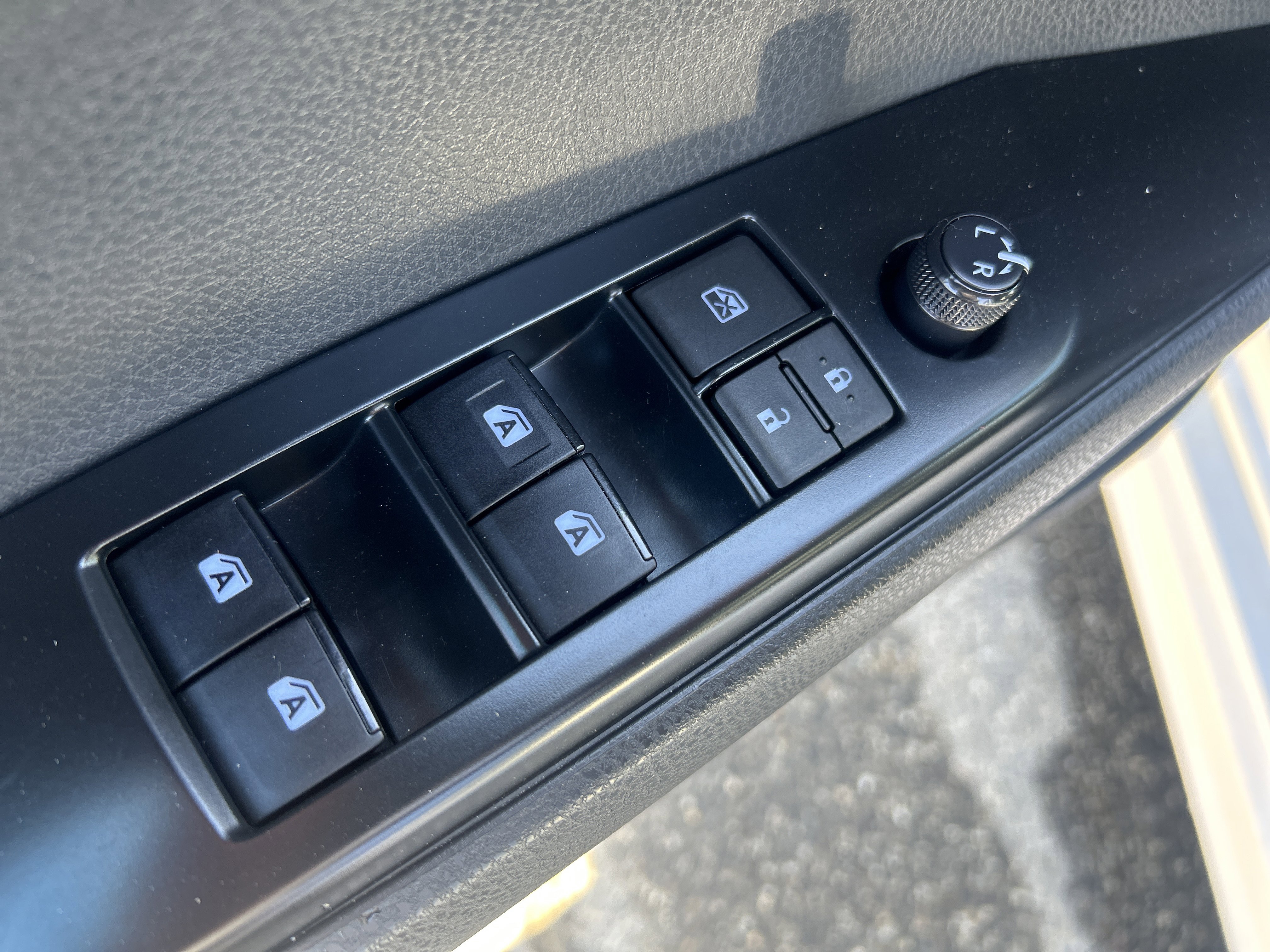 Used 2018 Toyota Camry SE w/ Moonroof Package image 20