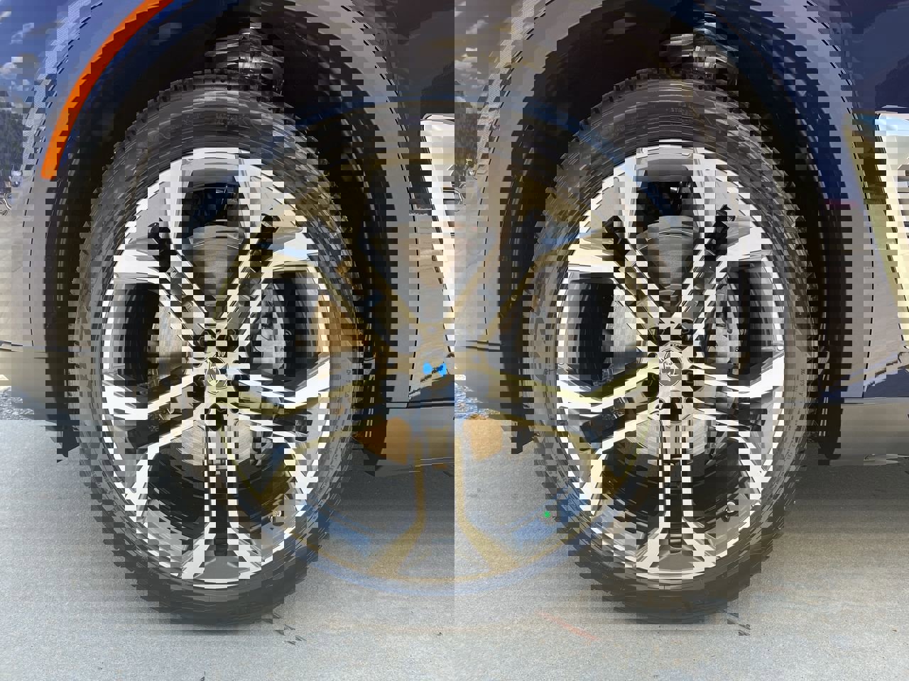New 2026 BMW X5 sDrive40i image 13